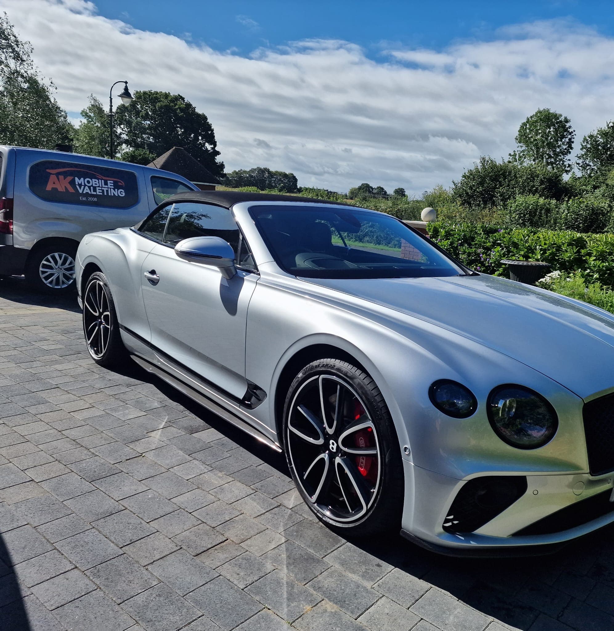 AK Valeting hero background